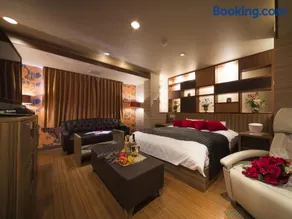 Designer's Hotel ALICE - Image 3