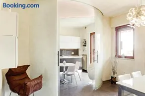 GuestHost - Bari Airport Seaview Apartment - Image 4