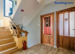 Central Inn - Image 1