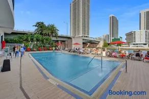 Waterfront Modern 1 BDR in Resort Beach Pool 607 - Image 3