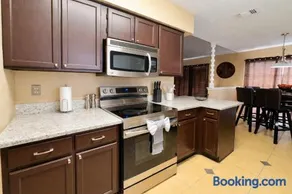 Sleeps 11 I Havendale Retreat l Ideal for Groups - Image 2