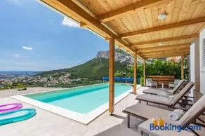 Barefoot Summer House - Image 1