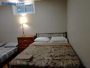 Cosy Romantic and Cost Effective Stay in Kitchener - Image 2