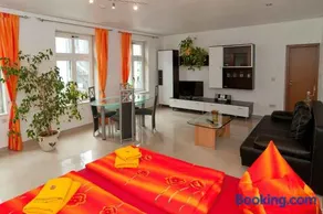 Hotel Garni Am Müritzhafen - Image 1
