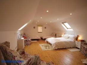 High Farm Barn - Image 5