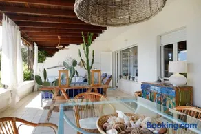 Is Molas Scenic Retreat, Panoramic near Pula Chia - Image 2