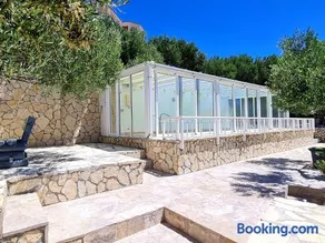 Vila Maslina Apartments mit Pool und Garten nahe am Strand - Image 3