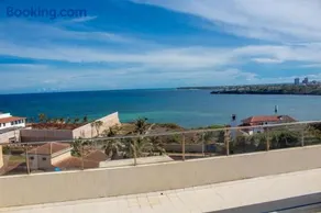 3 bedroom sea view apartment - Image 1