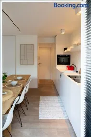 Malou's Cosy Getaway - beautiful 30m terrace - central location - 5' min walk to beach - free parking - Image 2