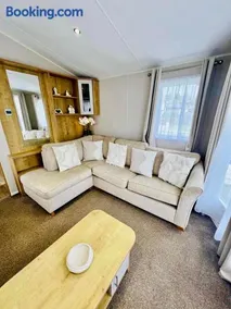 Caravan White acres fisheries, Newquay - Image 5