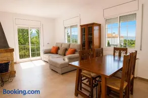 Catalunya Casas Spacious Mountain Retreat with Private Pool - Image 4