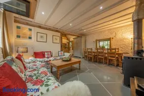 The Garden Barn - Image 1