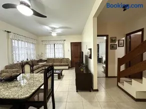 Casarão com quintal na quadra da praia | ROCM1217 - Image 3