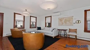 Lima Bean Cottage At 114 Yorke Avenue - Image 2
