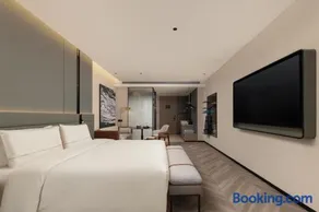 Atour S Hotel West Square Wuhan Station - Image 1