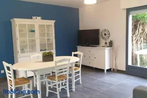 Maison de plain pied avec jardin - Image 1