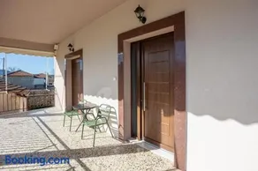 Peaceful 2-bedroom village house near Tripolis - Image 5