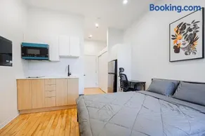Magnificent Studio with FREE parking near downtown - Image 4