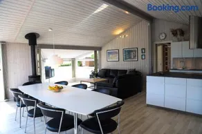 Beach House For 9 Guests 400 M To The Sea - Image 2