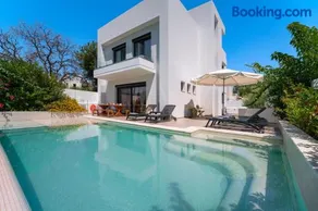 Thalassa Luxury Villa - Image 1