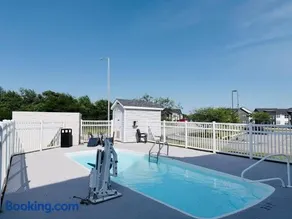 Huntsville Inn and Suites - Image 3