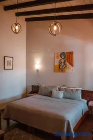 Hotel y Restaurant Embajadoras - Image 5