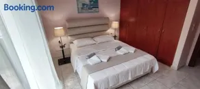 Lucy's next to sea apartment - Image 2