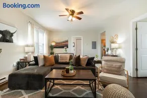 Stylish 2BR Groton Getaway Close to Everything! - Image 1