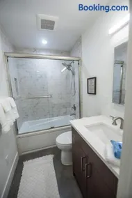 2 Bedroom Getaway Near Downtown - Image 3