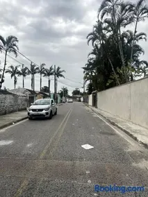NOVO Ap Econômico em Paranaguá Completo com WiFi e Estacionamento Rotativo - Image 5