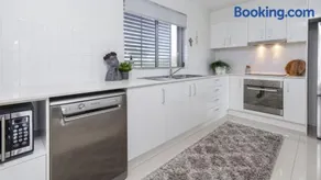 Modern Beachside Escape - Image 2