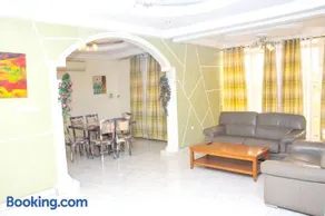 Appartement spacieux à Kinshasa avec balconELv - Image 3