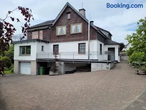 Detached house 50m from ski lift - Image 1