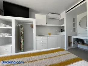 Neso seafront studio Paros - Image 3