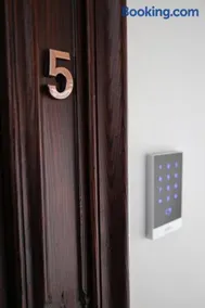 7 Seven - Image 2