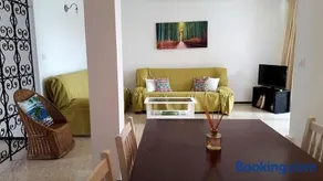 Bungalow Beach Parking Pool - Image 2
