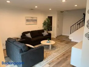 Beautifully Remodeled 2BR Prime Irvine Location - Image 1