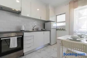 Modern Apartment Beach View - Image 3