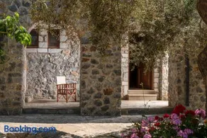 Aura Traditional Apartment - Image 1