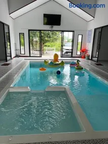 ปะป๊า Pool Villa องครักษ์ - Image 1