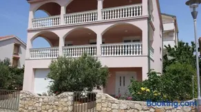 Apartments Pink house - Image 2
