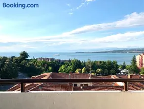 Seaview Apartment - Image 3