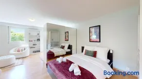 Spacious studio in a quiet area of Sierre - Image 2