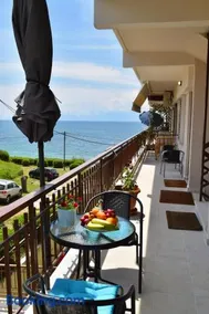Blue Horizon Apartments - Image 1