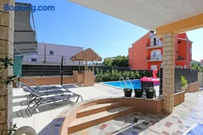 Studio apartment Grey - Image 1
