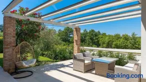 Rustic Villa Peran with outdoor pool in Tinjan - Image 3
