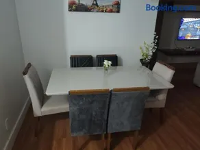 Apartamento de 72 metros com piscina aquecida, conforto e elegância - Image 3