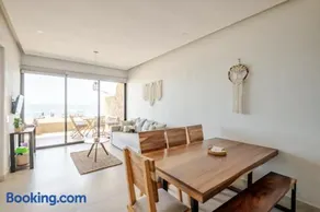 Oceanfront condo with terrace - Image 2