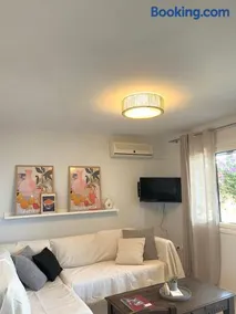 Lovely 1-bedroom apartment in front of sandy beach - Image 4