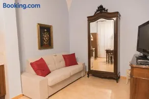 Deluxe Apartment - Image 1